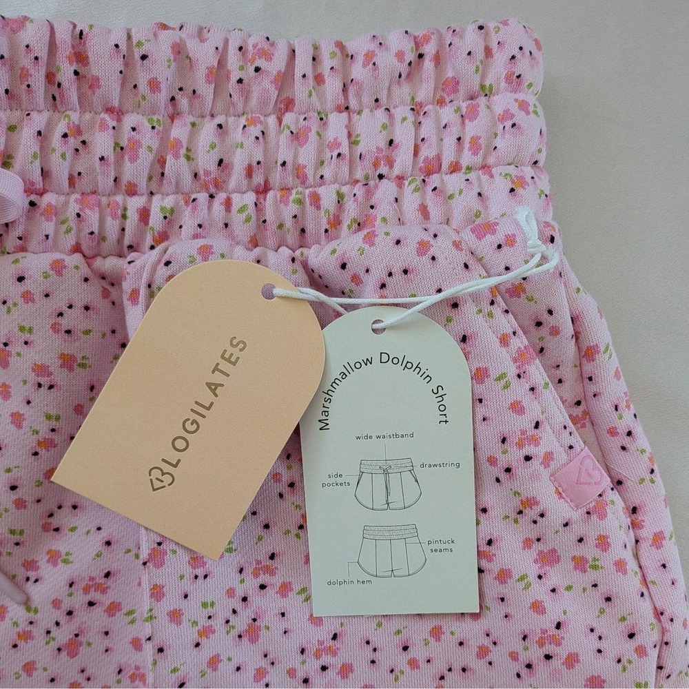 New Blogilates Women's Marshmallow Dolphin Shorts Pink Floral Print Medium 6-8 - Picture 3 of 3